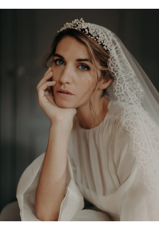 Lizeron Clementine Tiara White ()