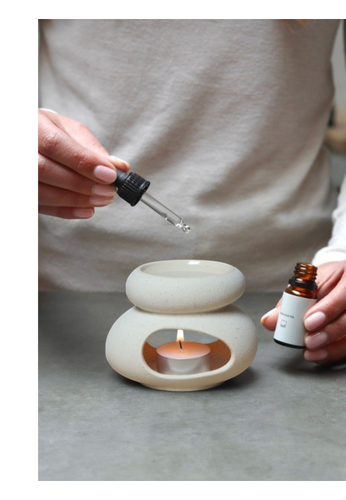 Leeff Fabulous Fig Ceramic Aroma Diffuser, Every Day Is a Gift ()