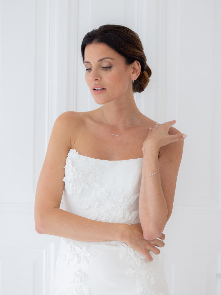 Abrazi Mila Necklace main product photo