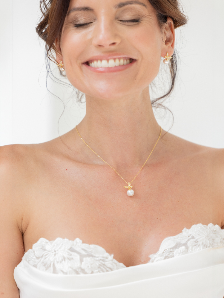 Abrazi Flora Necklace main product photo