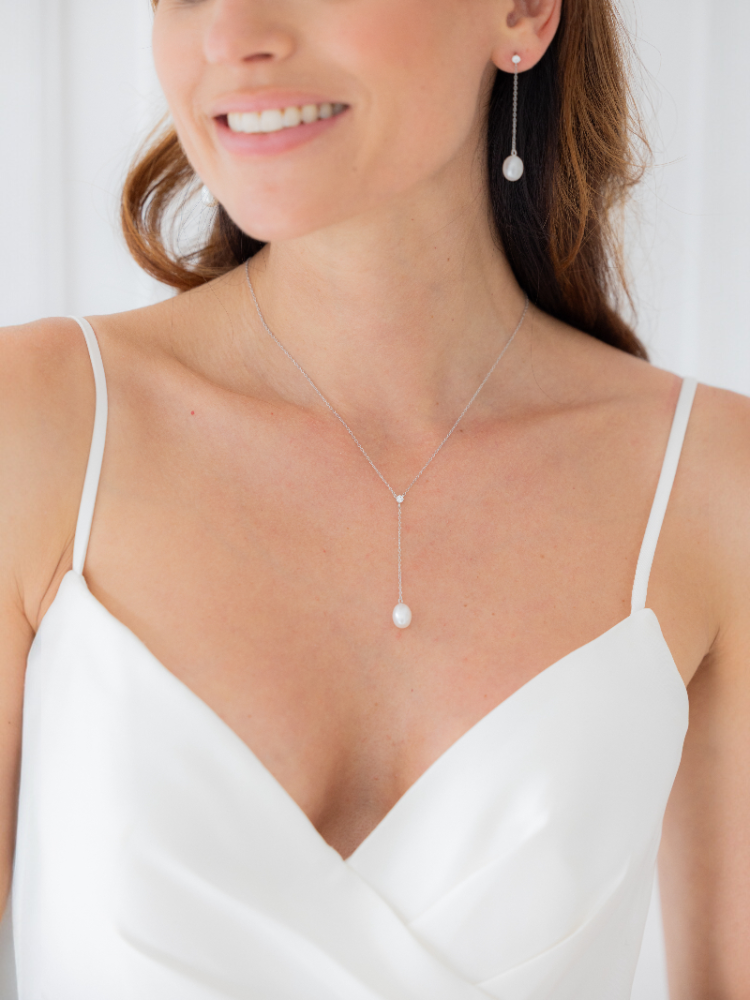 Abrazi Ashley Necklace main product photo