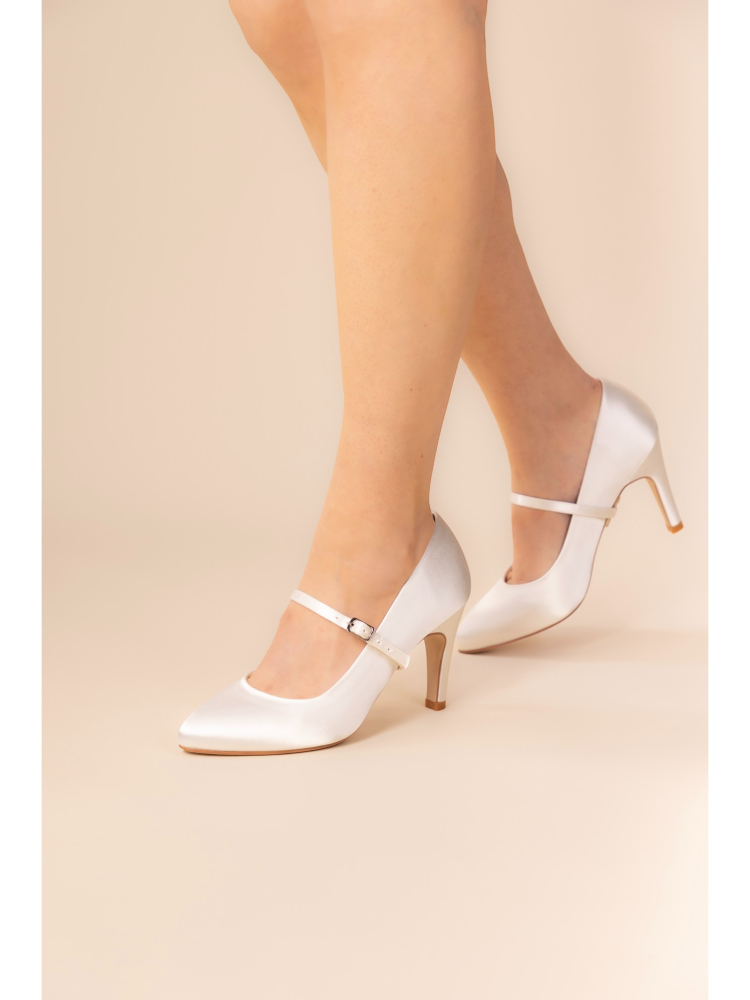 The Perfect Bridal Company St02 Shoe Strap main product photo