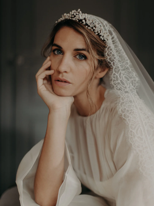 Lizeron Clementine Tiara White main product photo