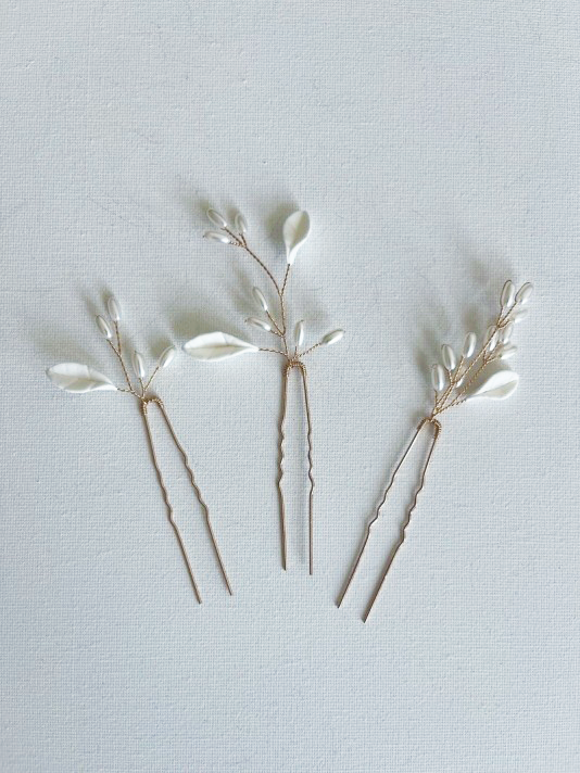 Luna Hairpins Gold main product photo